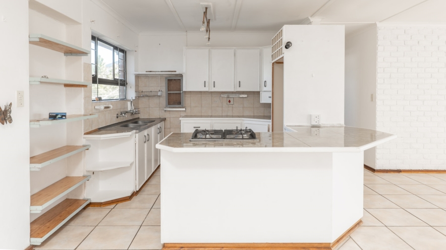 To Let 3 Bedroom Property for Rent in Struisbaai Western Cape